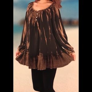 NWT.  SacredThreads Blouse.   218903 CL/BLK